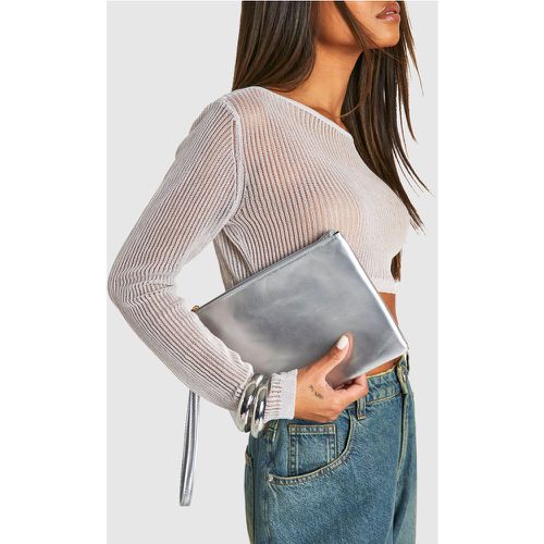 Bolso De Mano Metálico Liso De Cuero Sintético Con Cremallera - boohoo - Modalova