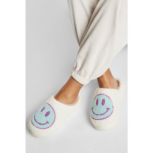 Zapatillas Para Estar En Casa De Borreguito Con Cara Sonriendo - boohoo - Modalova