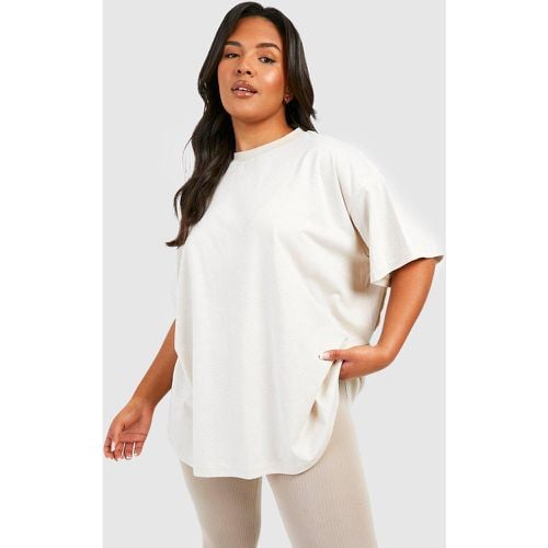 Camiseta Plus De Algodón Básica Súper Oversize Con Cuello De Caja - boohoo - Modalova