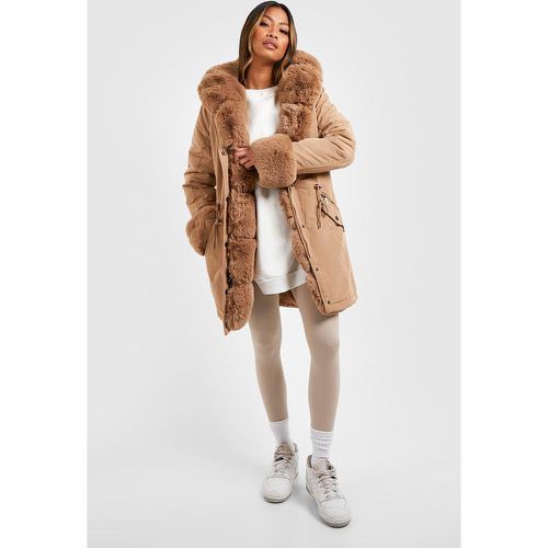 Parka Con Ribete De Pelo Sintético Luxe En Los Puños Y El Cuello - boohoo - Modalova