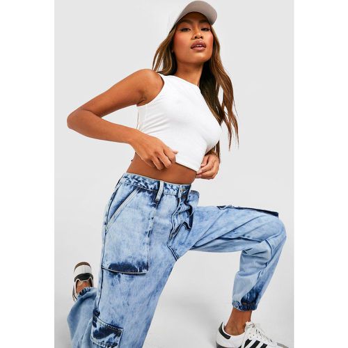 Jeans Cargo stile joggers sovratinti a vita alta - boohoo - Modalova