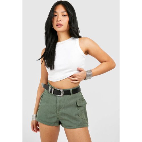 Pantalón Corto Petite Cargo Con Bolsillos - boohoo - Modalova