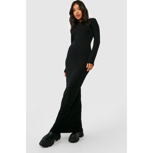 Vestito maxi Petite a maniche lunghe con scollo rotondo - boohoo - Modalova