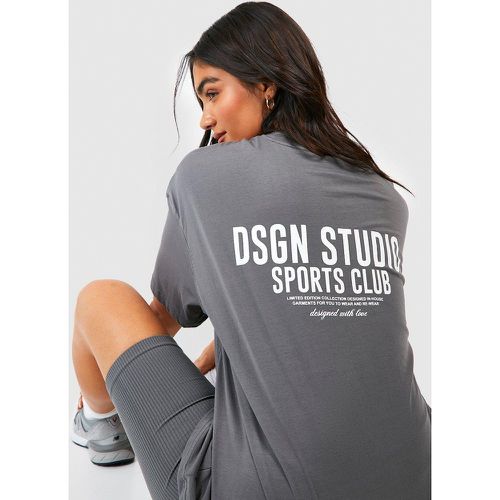 T-shirt oversize con slogan Sports Club - boohoo - Modalova