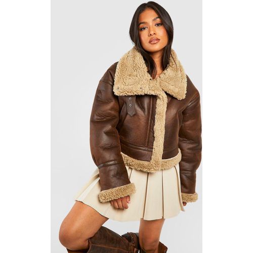 Chaqueta Petite De Aviador Con Ribete De Borreguito Sintético - boohoo - Modalova