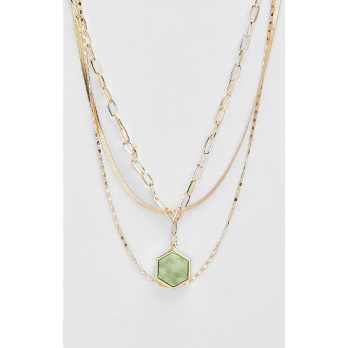 Collar De Cadena Con Piedra Verde - boohoo - Modalova