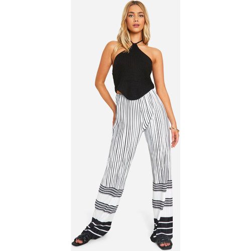 Striped Plisse Wide Leg Trousers - boohoo - Modalova