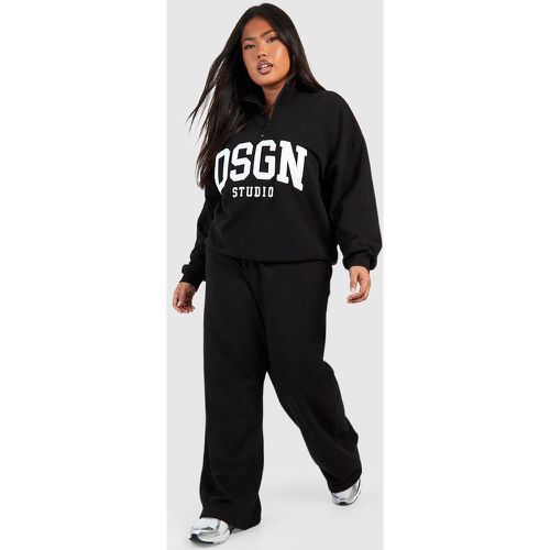 Tuta sportiva Plus Size con applique Dsgn Studio & joggers dritti - boohoo - Modalova