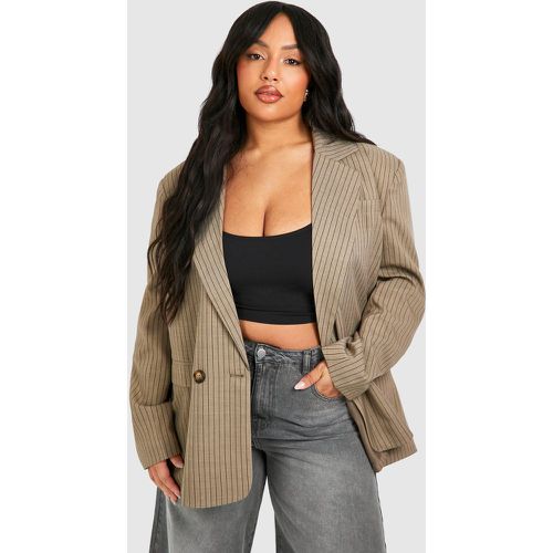 Blazer Plus Size a doppiopetto effetto lino a righe verticali - boohoo - Modalova