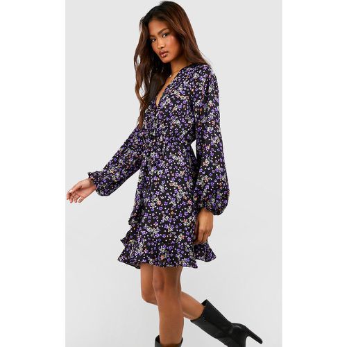 Vestito Skater Tall a incrocio con stampa a fiori e arricciature - boohoo - Modalova