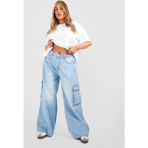 Jeans Cargo Plus Size a gamba ampia - boohoo - Modalova
