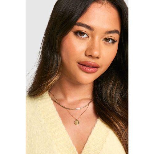 Collar Dorado A Capas Con Colgante - boohoo - Modalova