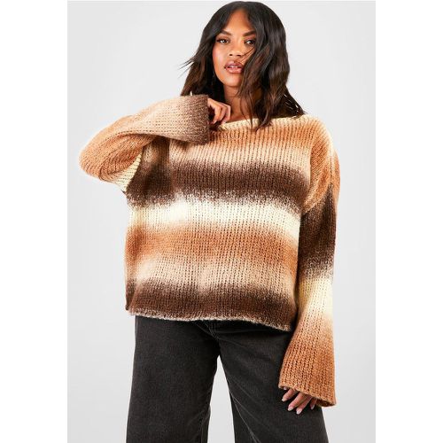 Maglione Plus Size in maglia sfumata con scollo a barchetta - boohoo - Modalova