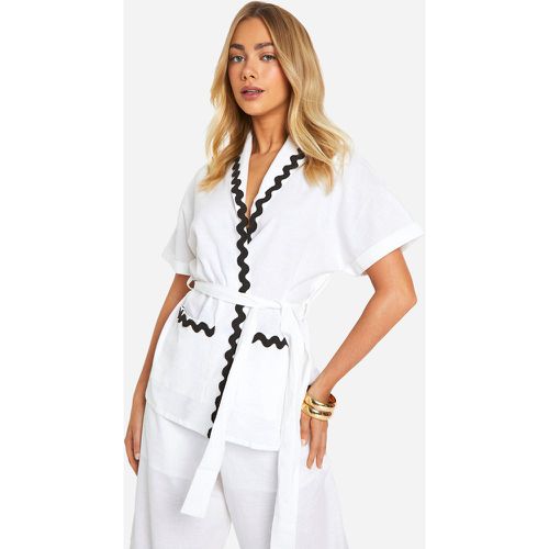 Contrast Trim Tie Waist Longline Shirt - boohoo - Modalova