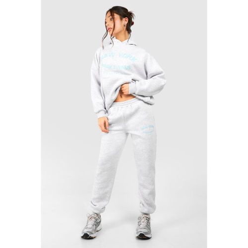 Tuta sportiva Petite con ricami New York - boohoo - Modalova