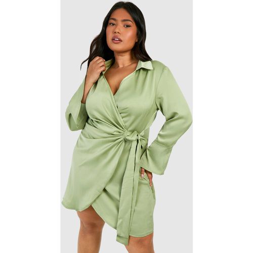 Plus Satin Wrap Shirt Dress, Verde - boohoo - Modalova