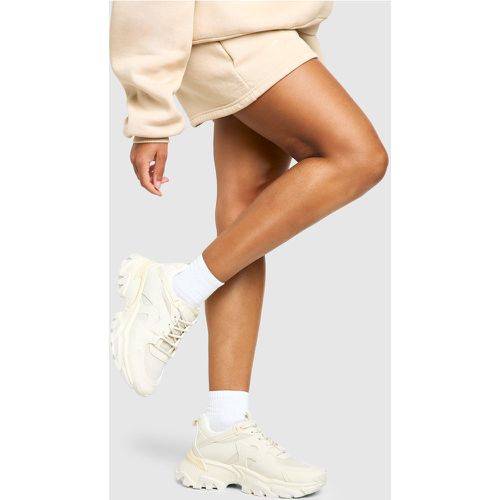 Scarpe da ginnastica sportive con suola spessa - boohoo - Modalova