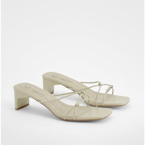 Wide Fit Knot Detail Low Heeled Mules - boohoo - Modalova