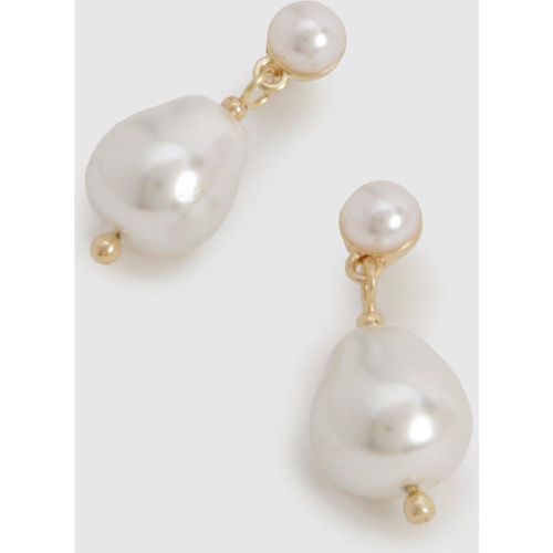 Organic Pearl Drop Earrings, Blanco - boohoo - Modalova