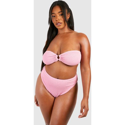 Bikini a fascia Plus Size a vita alta effetto goffrato con anello - boohoo - Modalova