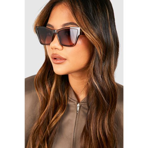 Tinted Frame Sunglasses, Gris - boohoo - Modalova