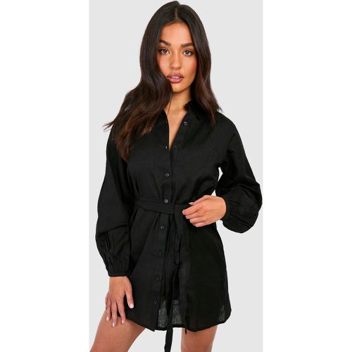 Petite Linen Belted Shirt Dress - boohoo - Modalova