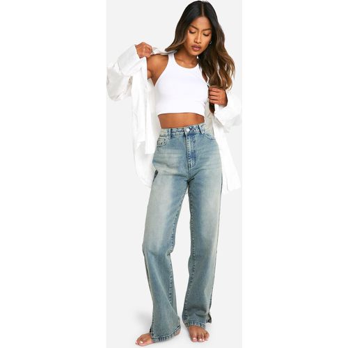 Jeans dritti Basics con spacco sul fondo - boohoo - Modalova