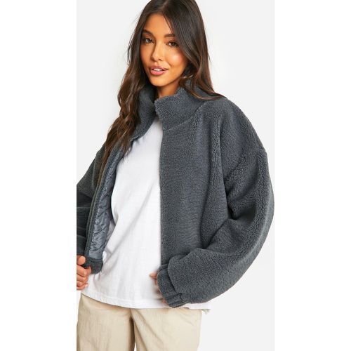 Chaqueta Bomber Recta De Borreguito Sintético - boohoo - Modalova