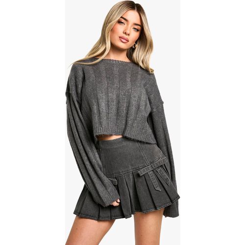 Maglione corto a coste ampie morbide con cuciture esposte - boohoo - Modalova