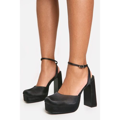 Tacones De Holgura Ancha Con Plataforma Y Puntera Cerrada - boohoo - Modalova