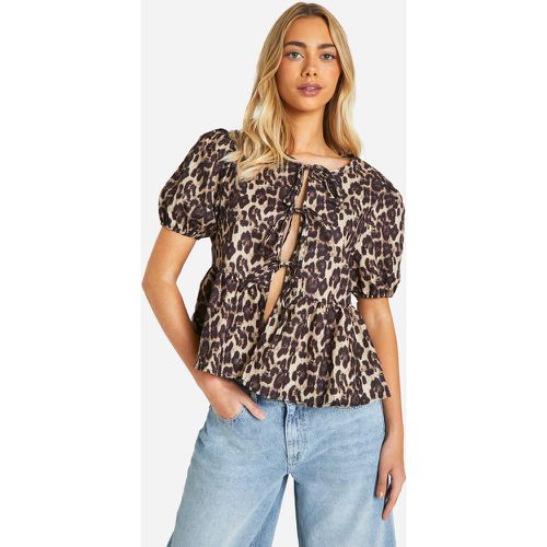 Blusa leopardata con laccetti e maniche a sbuffo - boohoo - Modalova