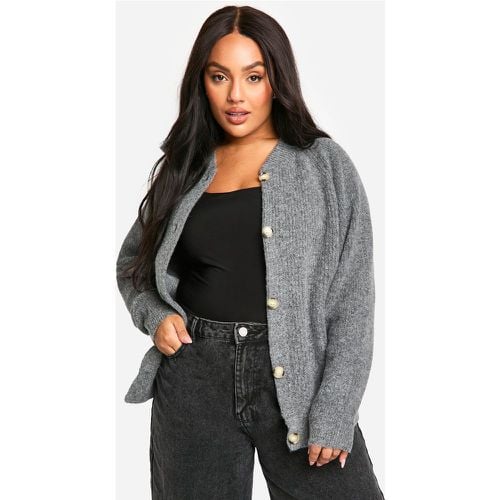 Cardigan Plus Size stile Bomber in maglia a coste morbide - boohoo - Modalova