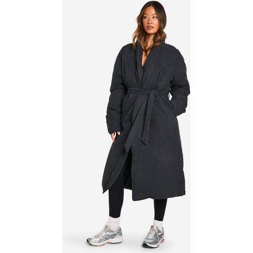 Cappotto piumino imbottito Tall con cintura - boohoo - Modalova