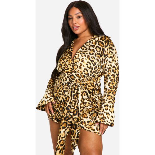 Vestito scaldacuore a camicia Plus Size leopardato con laccetti in vita - boohoo - Modalova