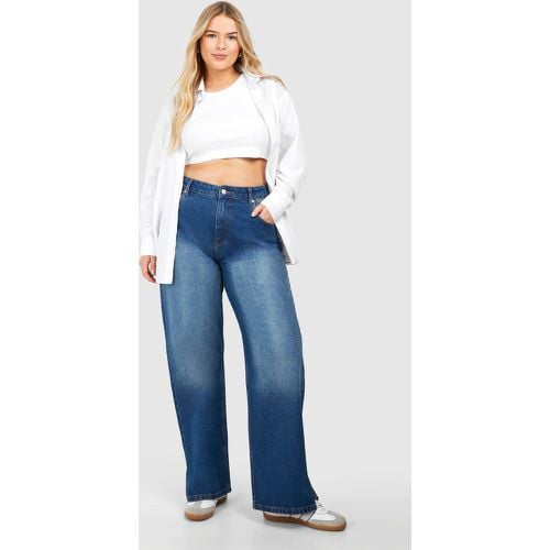 Jeans Plus Size in taglio maschile strappati - boohoo - Modalova