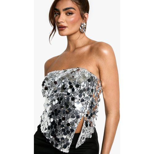 Top a fascia con paillettes miste e spacco sul fondo - boohoo - Modalova