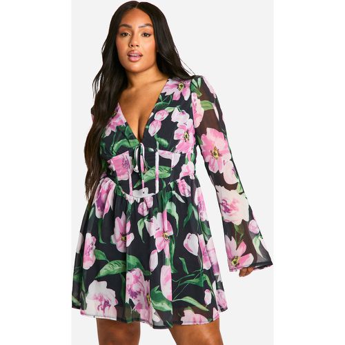 Vestito Skater Plus Size stile Milkmaid in chiffon a fiori - boohoo - Modalova