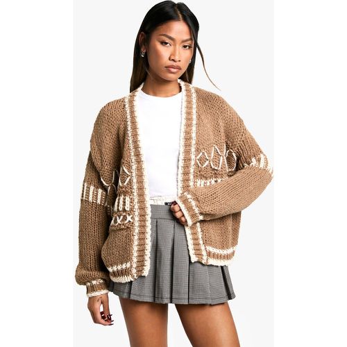 Cardigan in maglia spessa con cuciture a contrasto - boohoo - Modalova