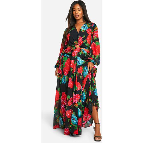 Vestito maxi Plus Size in chiffon con stampa a fiori e cut-out - boohoo - Modalova