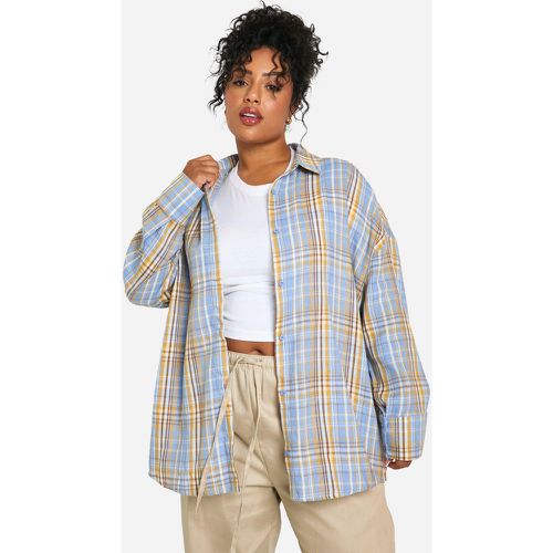 Camisa Plus Oversize De Cuadros Mixtos - boohoo - Modalova