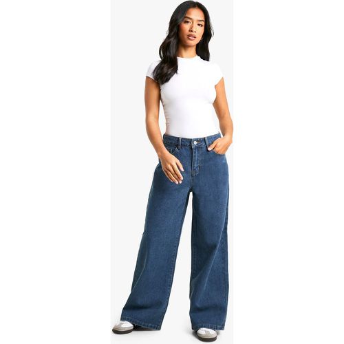 Jeans Petite Basic a gamba ampia da 66 cm - boohoo - Modalova