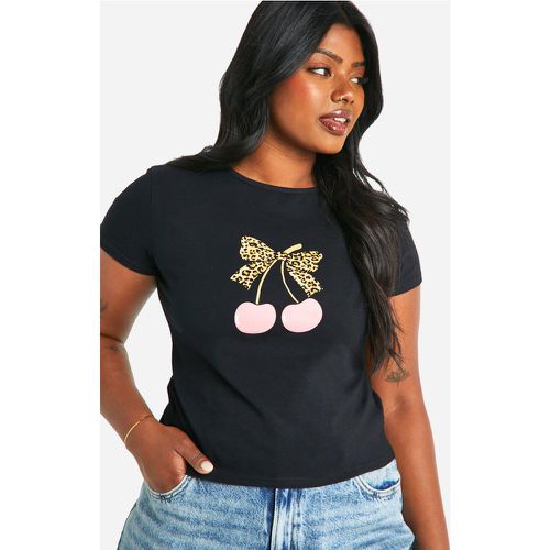 T-shirt Plus Size leopardata con fiocco e ciliegie - boohoo - Modalova