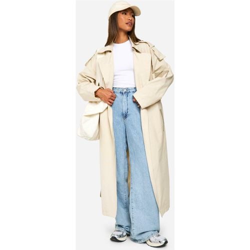 Cappotto Trench con dettagli a contrasto - boohoo - Modalova