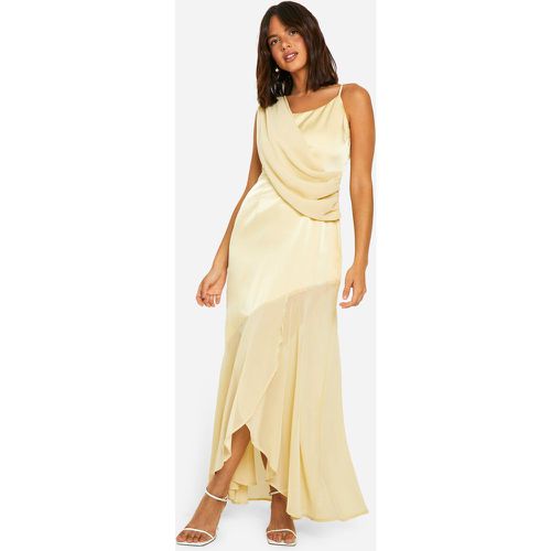 Vestito maxi in chiffon di raso con volant sul fondo - boohoo - Modalova