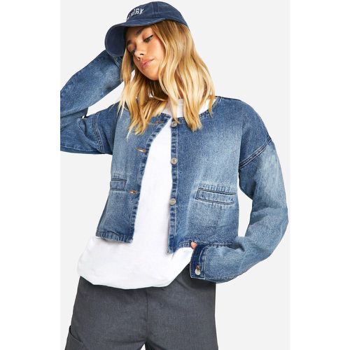 Giacca in denim squadrata slavata con tasche - boohoo - Modalova