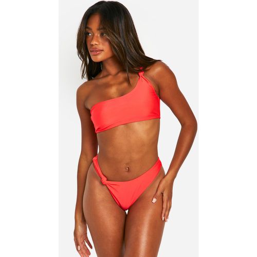 Bikini asimmetrico con nodo, Rosso - boohoo - Modalova