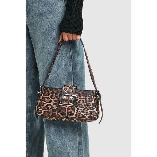 Bolso De Hombro Con Hebilla Y Estampado De Leopardo - boohoo - Modalova