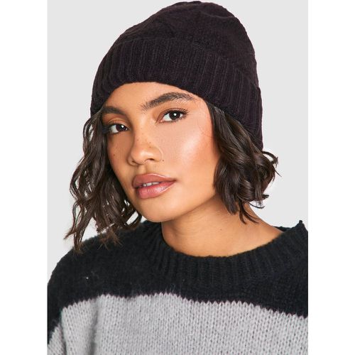 Berretto Beanie in maglia intrecciata - boohoo - Modalova