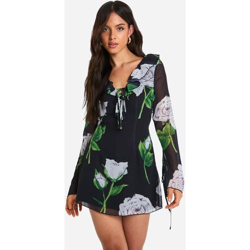 Vestito a trapezio in chiffon a fiori con arricciature - boohoo - Modalova