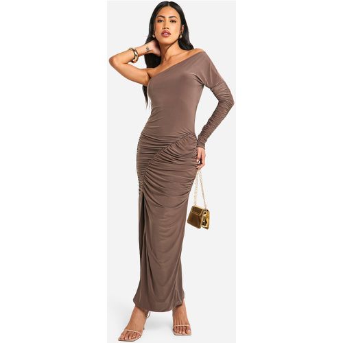 Vestito maxi monospalla seducente con ruches - boohoo - Modalova